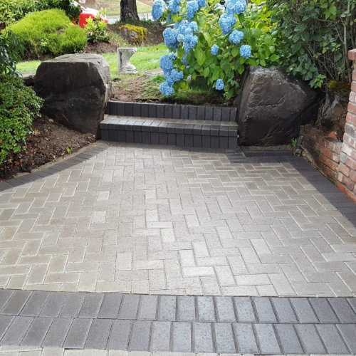 1. [Frontyard][Flowerbed][Stair System]