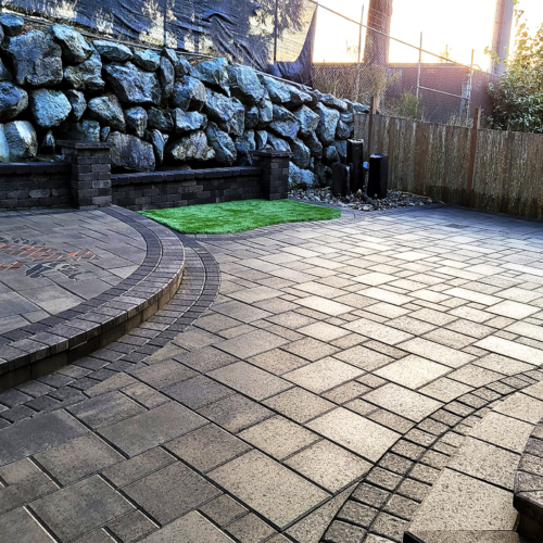 3. [Backyard][Columns][Concrete][Retaining Wall]
